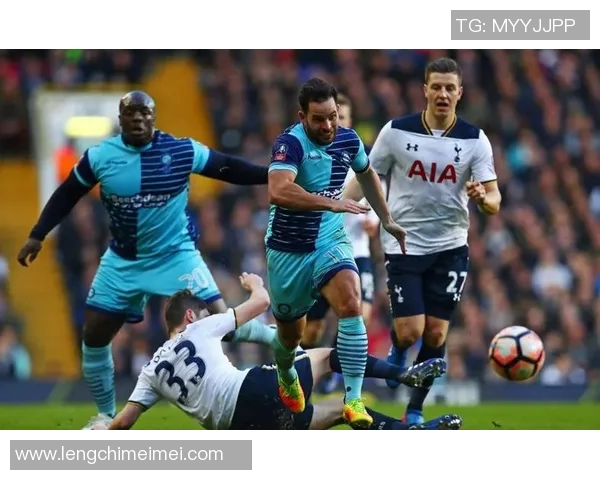 吉灵汉姆与卢顿的精彩对决分析及赛季前景展望